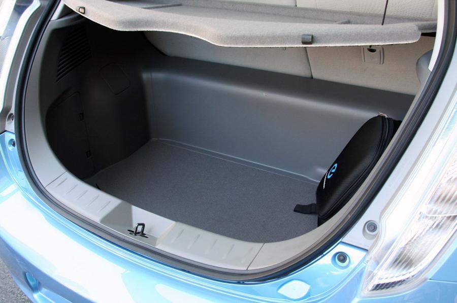  Nissan Leaf 2011 года  (фото 6 из 53)